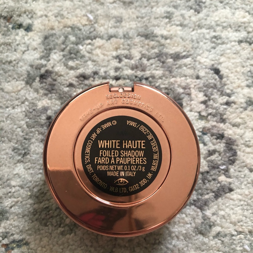 MAC Cosmetics foiled shadow - Picture 5 of 9